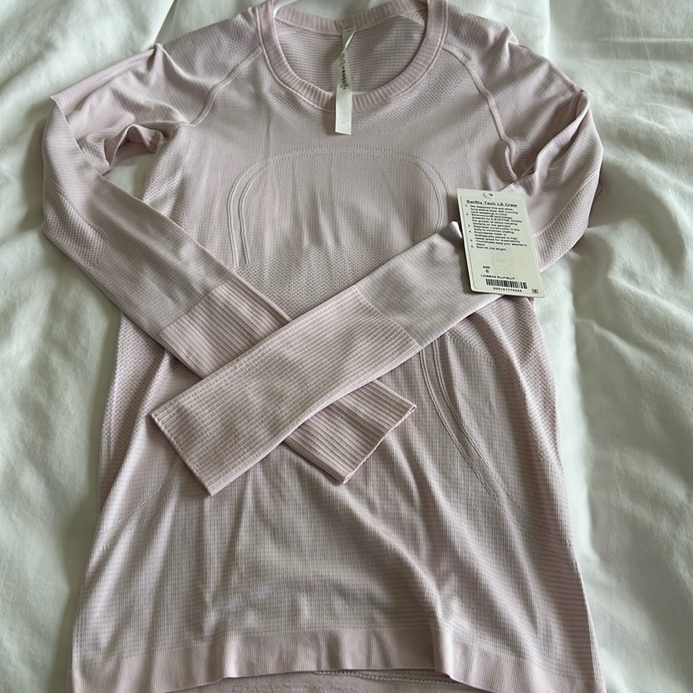 Lululemon Swiftly Tech LS Crew, Size 6, Never Been Worn